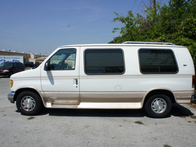 ford econoline e 150 1994 white van v8 automatic 75062