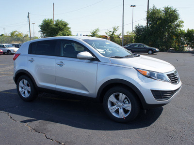 kia sportage 2013 bright silver lx gasoline 4 cylinders front wheel drive automatic 19153