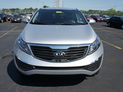 kia sportage 2013 bright silver lx gasoline 4 cylinders front wheel drive automatic 19153