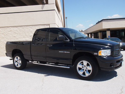 dodge ram 1500 2005 black slt gasoline 8 cylinders 4 wheel drive automatic 76011