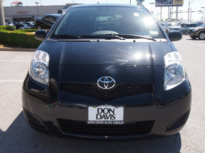 toyota yaris 2010 black gasoline 4 cylinders front wheel drive 5 speed manual 76011