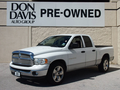 dodge ram 1500 2004 white pickup truck 8 cylinders rear wheel drive automatic 76011