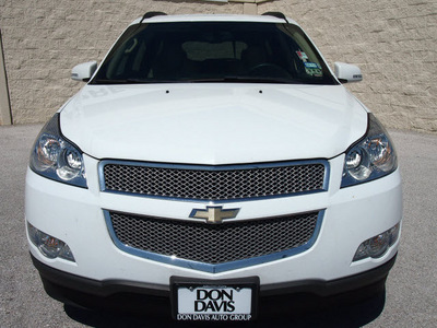 chevrolet traverse 2010 white suv ltz gasoline 6 cylinders front wheel drive automatic 76011