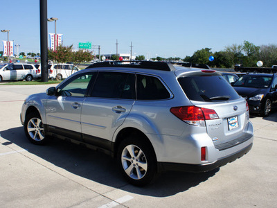 subaru outback 2013 ice silver metallic wagon 2 5i limited gasoline 4 cylinders all whee drive cont  variable trans  76205