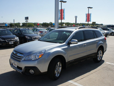 subaru outback 2013 ice silver metallic wagon 2 5i limited gasoline 4 cylinders all whee drive cont  variable trans  76205