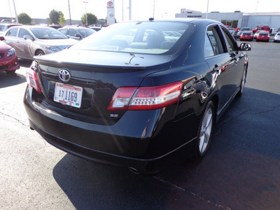 toyota camry 2011 black sedan se v6 gasoline 6 cylinders front wheel drive automatic 45342