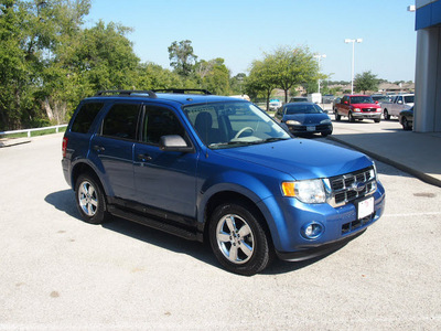 ford escape 2009 blue suv xlt gasoline 6 cylinders front wheel drive automatic 76049