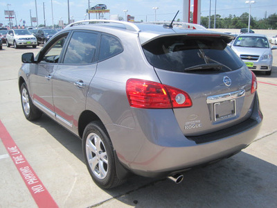 nissan rogue 2011 lt  gray sv gasoline 4 cylinders front wheel drive cont  variable trans  77301