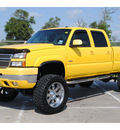 chevrolet silverado 2500hd 2005 yellow lt diesel 8 cylinders 4 wheel drive automatic with overdrive 77338