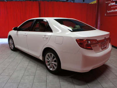 toyota camry 2012 white sedan xle gasoline 4 cylinders front wheel drive automatic 76116