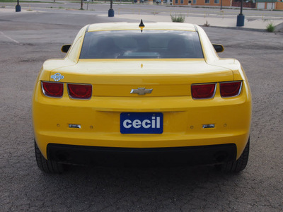 chevrolet camaro 2010 yellow coupe lt gasoline 6 cylinders rear wheel drive automatic 78861