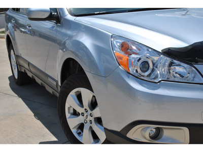 subaru outback 2012 silver wagon 2 5i limited gasoline 4 cylinders all whee drive automatic 78233