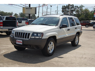 jeep grand cherokee 2004 white suv laredo gasoline 6 cylinders rear wheel drive automatic with overdrive 77662