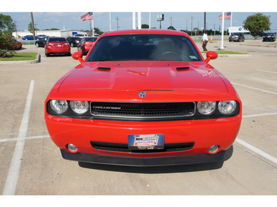 dodge challenger 2010 dk  red coupe se gasoline 6 cylinders rear wheel drive automatic 77034