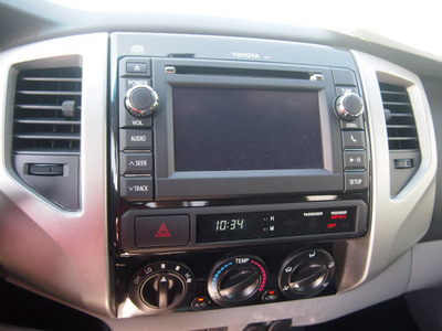 toyota tacoma 2013 white prerunner v6 gasoline 6 cylinders 2 wheel drive 5 speed automatic 76049