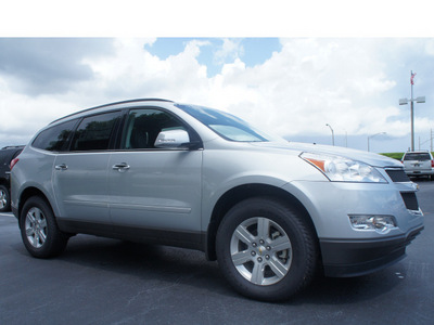 chevrolet traverse 2012 silver suv gasoline 6 cylinders front wheel drive automatic 33177