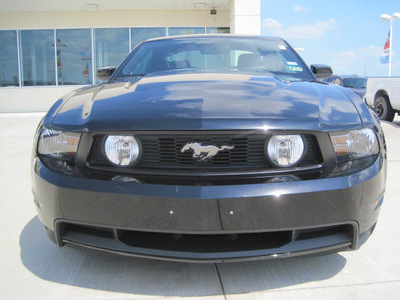 ford mustang 2012 black coupe gt premium gasoline 8 cylinders rear wheel drive 6 speed manual 77578