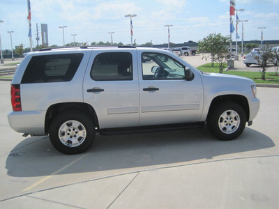 chevrolet tahoe 2010 silver suv ls flex fuel 8 cylinders 2 wheel drive automatic 77578