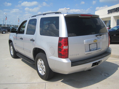 chevrolet tahoe 2010 silver suv ls flex fuel 8 cylinders 2 wheel drive automatic 77578