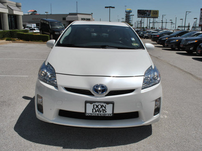 toyota prius 2010 white ii hybrid 4 cylinders front wheel drive automatic 76011