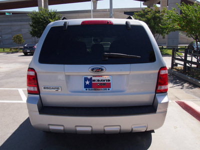 ford escape 2009 silver suv xlt gasoline 6 cylinders front wheel drive automatic 75034