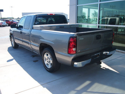 chevrolet silverado 1500 2006 gray pickup truck lt gasoline 8 cylinders rear wheel drive 4 speed automatic 76206