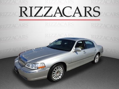 lincoln town car 2003 silver sedan signature gasoline 8 cylinders sohc rear wheel drive automatic with overdrive 60546