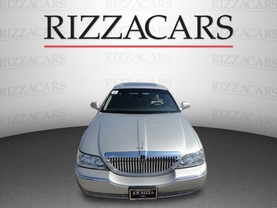 lincoln town car 2003 silver sedan signature gasoline 8 cylinders sohc rear wheel drive automatic with overdrive 60546