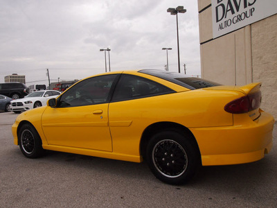 chevrolet cavalier 2005 yellow coupe ls sport gasoline 4 cylinders front wheel drive automatic 76011