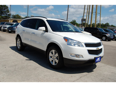 chevrolet traverse 2012 white lt gasoline 6 cylinders front wheel drive automatic with overdrive 77627