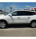 chevrolet traverse 2012 white lt gasoline 6 cylinders front wheel drive automatic with overdrive 77627