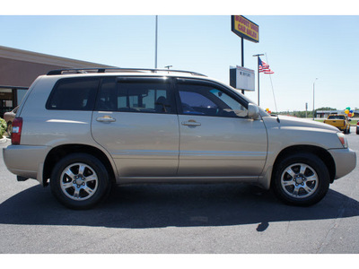 toyota highlander 2004 beige suv gasoline 6 cylinders front wheel drive automatic with overdrive 76543