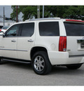 cadillac escalade 2009 white suv flex fuel 8 cylinders rear wheel drive automatic 77002