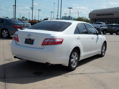 toyota camry 2009 silver sedan le v6 gasoline 6 cylinders front wheel drive automatic with overdrive 77074