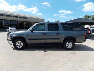 chevrolet suburban 2002 dk  gray suv 2500 ls gasoline 8 cylinders rear wheel drive automatic with overdrive 77074