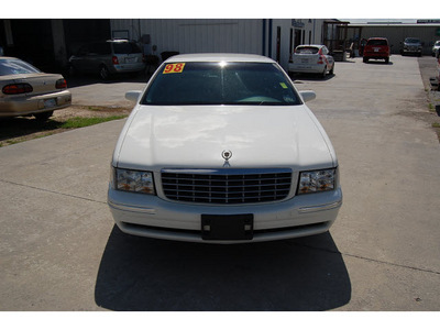 cadillac deville 1998 white sedan gasoline v8 front wheel drive automatic with overdrive 77627