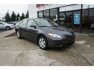 toyota camry 2009 magnetic gray sedan le gasoline 4 cylinders front wheel drive automatic 07724