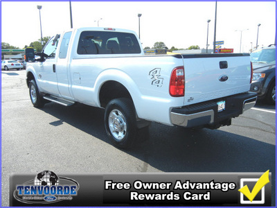 ford f 350 super duty 2011 white xlt biodiesel 8 cylinders 4 wheel drive automatic 56301