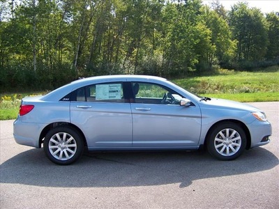chrysler 200 2013 sedan limited flex fuel 6 cylinders front wheel drive not specified 44024