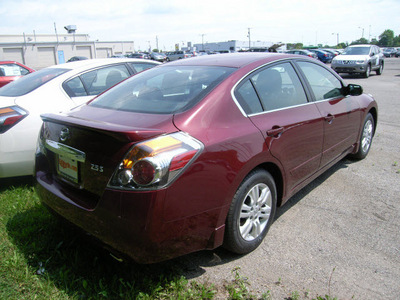 nissan altima 2012 dk  red sedan 2 5s gasoline 4 cylinders front wheel drive not specified 46219