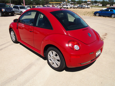 volkswagen new beetle 2009 red hatchback gasoline 5 cylinders front wheel drive automatic with overdrive 76567