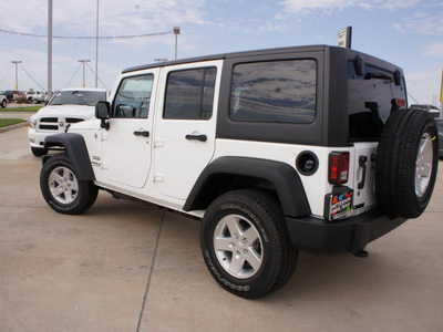jeep wrangler unlimited 2013 white suv sport gasoline 6 cylinders 4 wheel drive automatic 76230