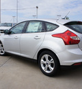 ford focus 2013 white hatchback se flex fuel 4 cylinders front wheel drive automatic 76230