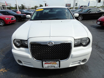 chrysler 300 2010 white sedan s gasoline 8 cylinders rear wheel drive automatic 60443