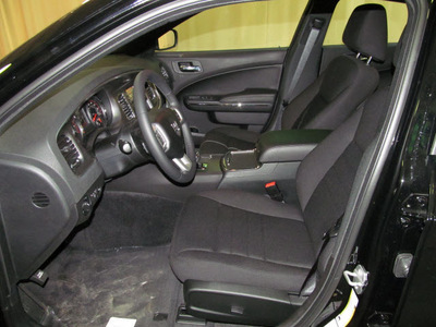 dodge charger 2013 black sedan se gasoline 6 cylinders rear wheel drive automatic 44883
