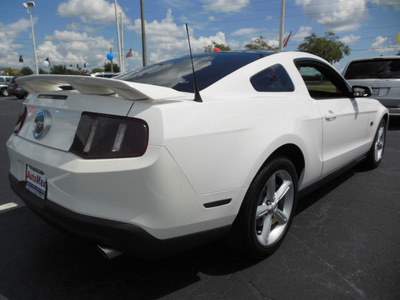 ford mustang 2010 white coupe gt premium gasoline 8 cylinders rear wheel drive automatic 34474