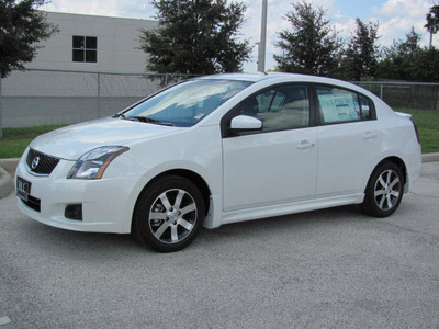 nissan sentra 2012 white sedan special edition gasoline 4 cylinders front wheel drive automatic 33884