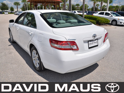 toyota camry 2010 white sedan le gasoline 4 cylinders front wheel drive automatic 32771