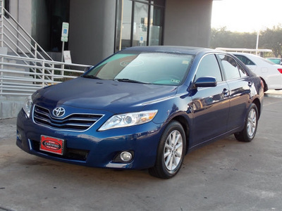 toyota camry 2010 dk  blue sedan xle 4 cylinders automatic with overdrive 77074