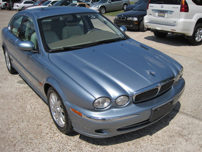 jaguar x type 2002 lt  gray sedan 2 5 gasoline 6 cylinders all whee drive automatic 77379